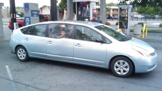 Six-Door Prius Limo Totes Kids, Lots Of Junk